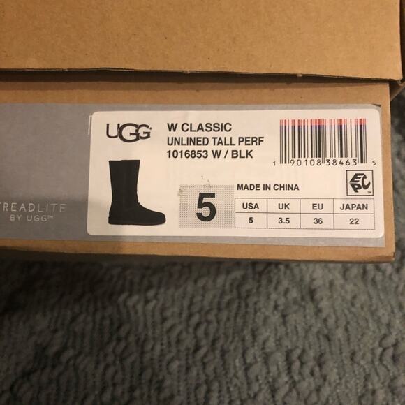 NEW UGG TALL BLACK LEATHER PERFORATED LEATHER BOOT SZ 5 Woman’s or 3.5 big girls - Picture 9 of 10